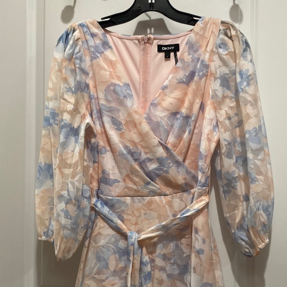 Dkny Dresses & Skirts - DKNY dress size 6 worn once
